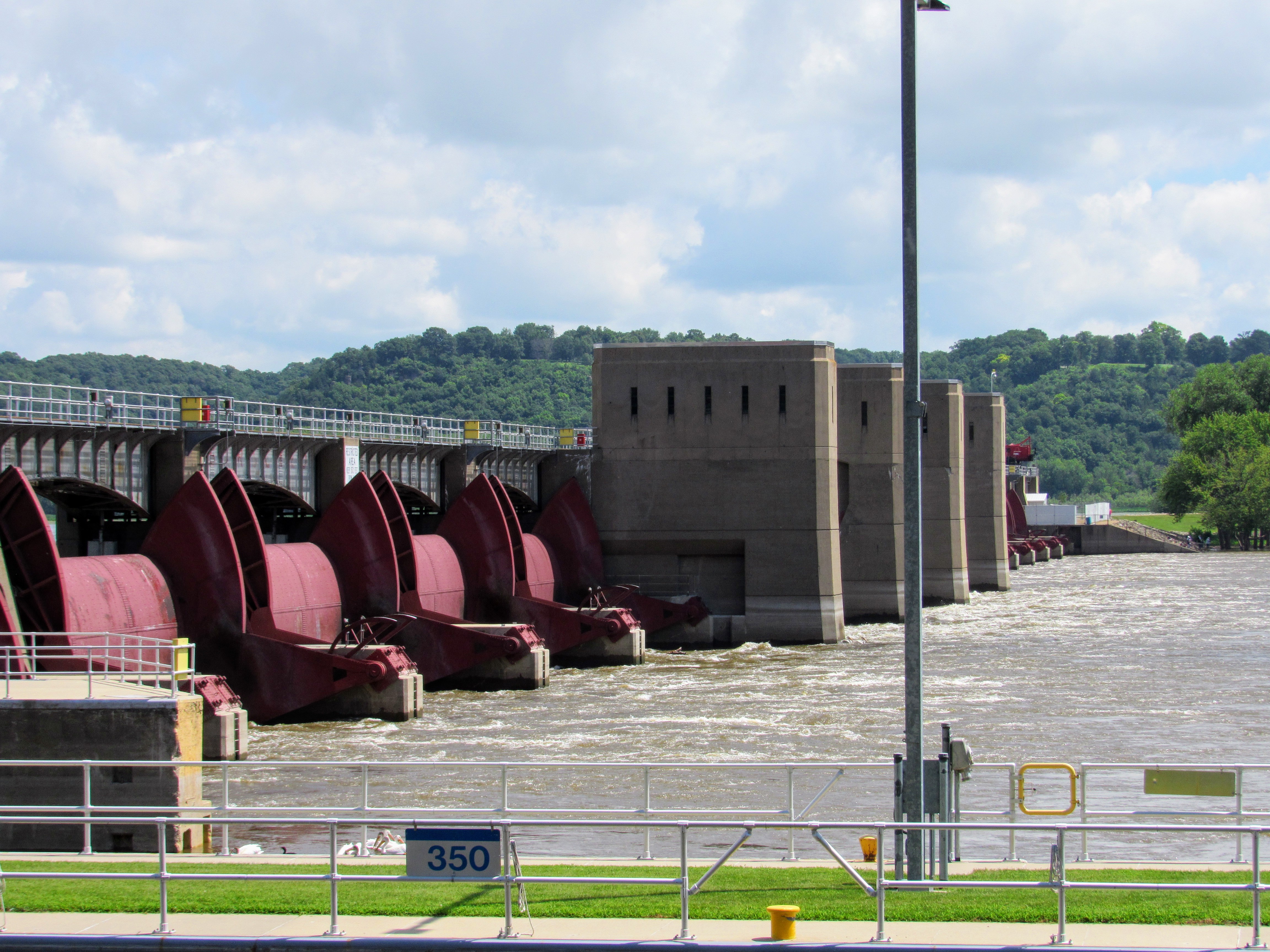 The movable dam at Lock and Dam #11 in Dubuque, Iowa is composed of 13 submersible Tainter gates. (Avery Gregurich)